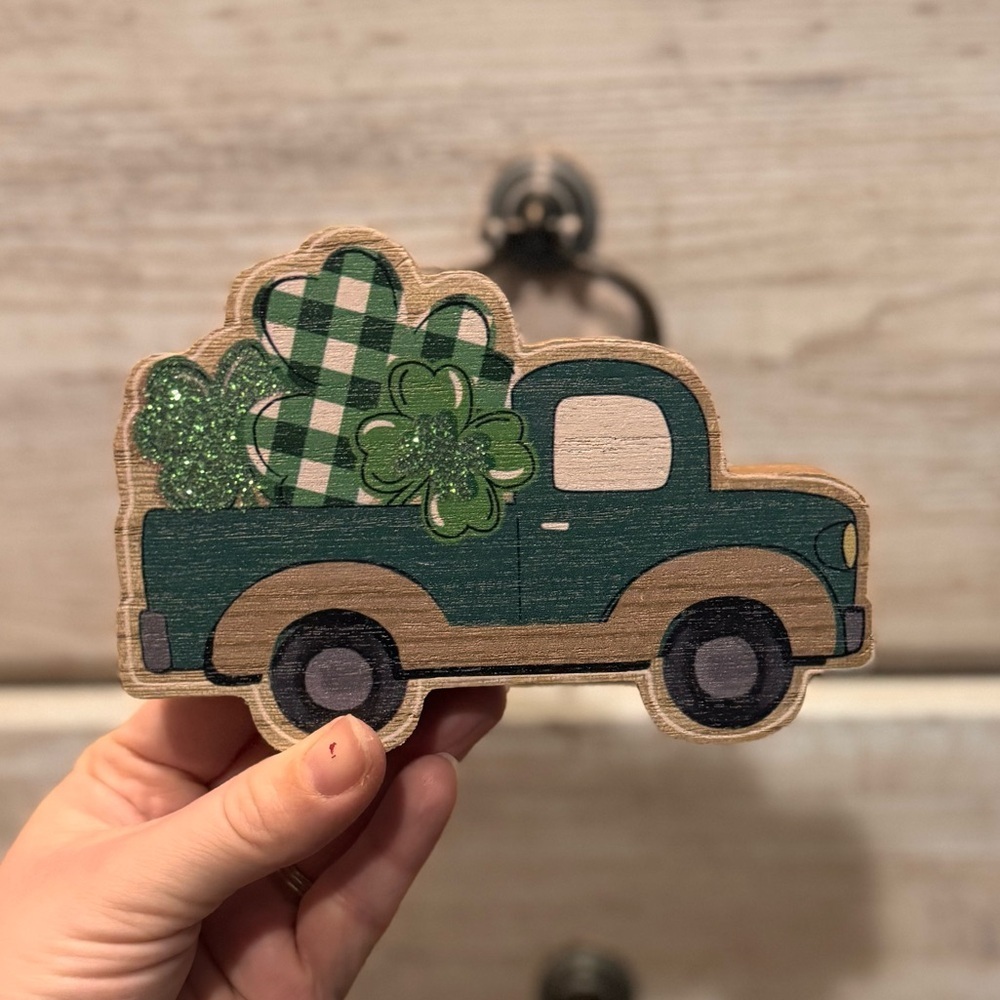 Green Wooden Shamrock Truck Decor